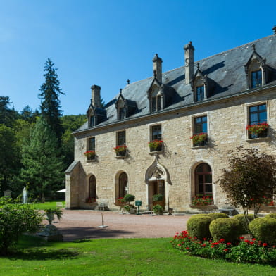 Hôtel-Restaurant Abbaye de la Bussière-sur-Ouche