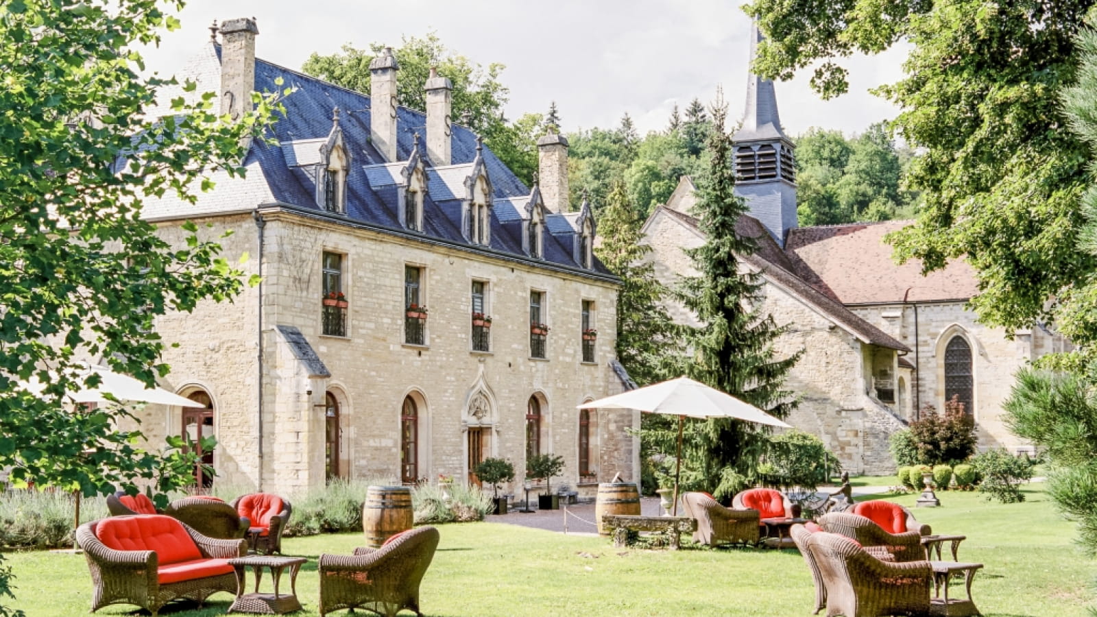 Hôtel-Restaurant Abbaye de la Bussière-sur-Ouche