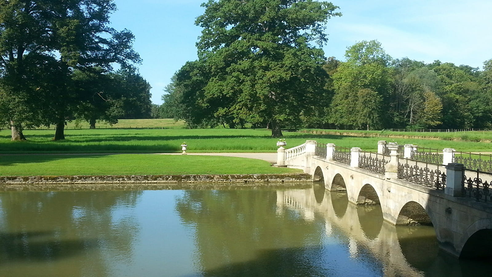 Parc du château de Commarin