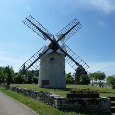 Le Moulin à Vent