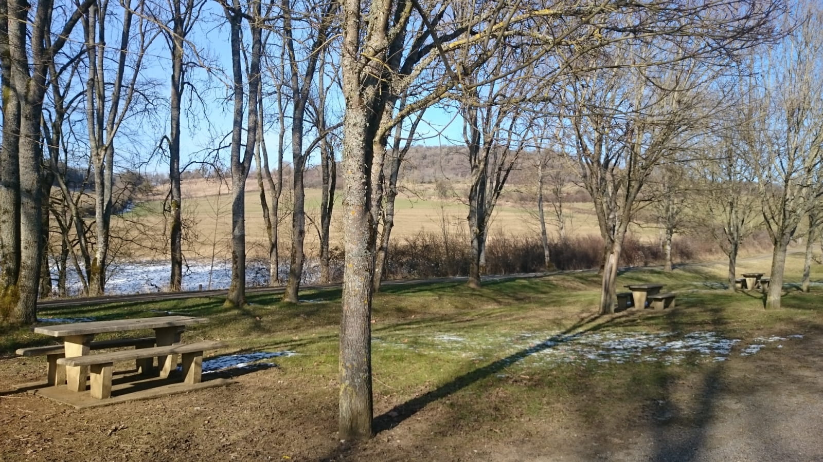 Aire de pique-nique de Bligny-sur-Ouche - Gare