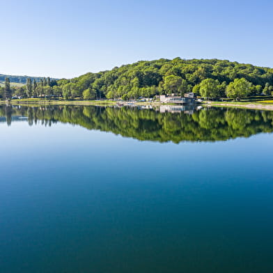 Plage surveillée du lac de Panthier