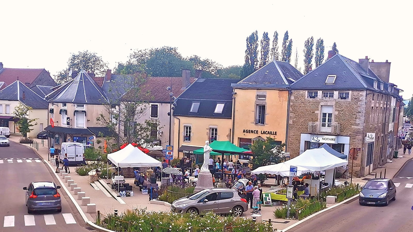 Marché de Pouilly en Auxois